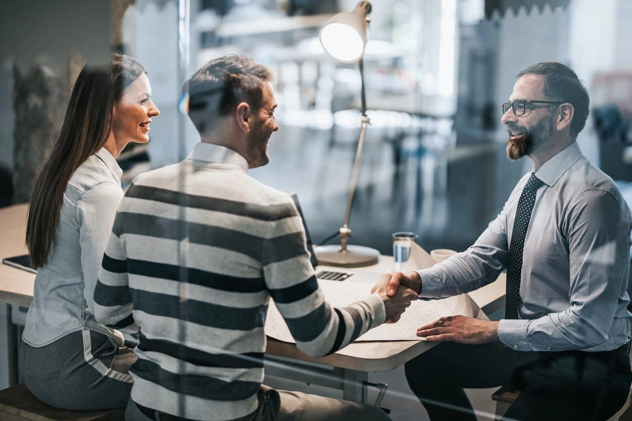 Architect finding new clients with the right AEC marketing tactics